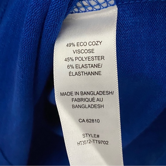 🆕 NWT Ricki’s Blue Soft V-Neck T-Shirt - Picture 5 of 6